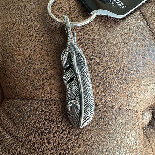 HOUSE OF RIDERS Feather and Paw Keychain