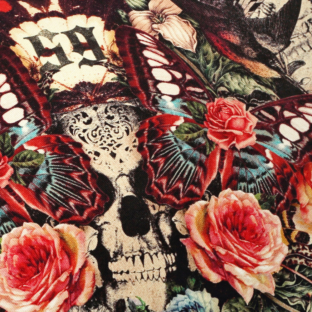 Dekokissen mit Totenkopf- und Rosenmotiv