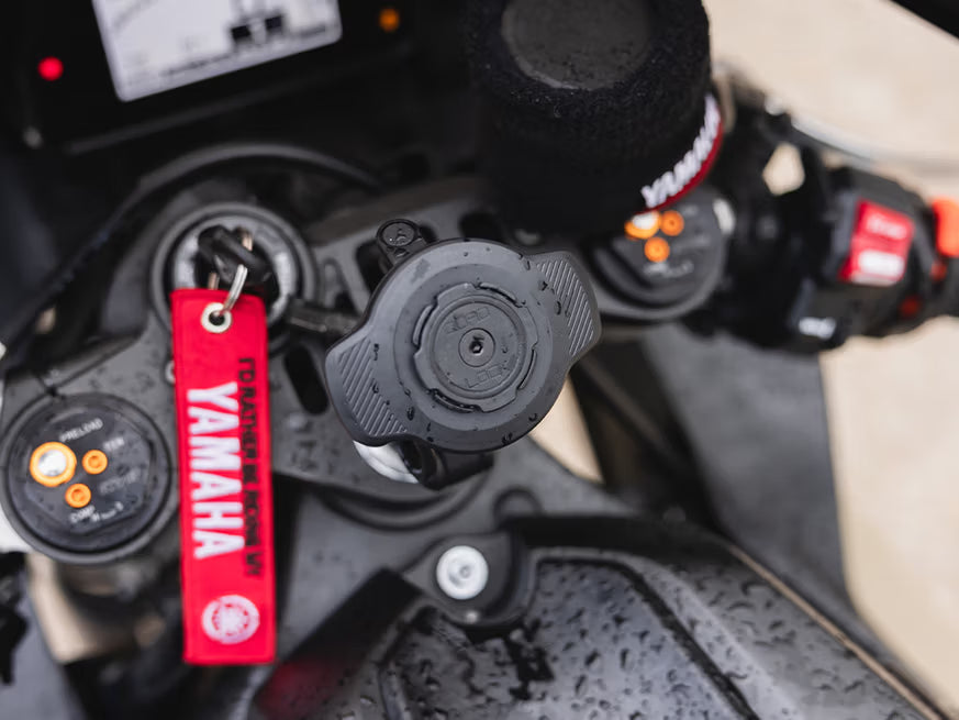 Quad Lock Moto • Testa di ricarica wireless impermeabile cablata