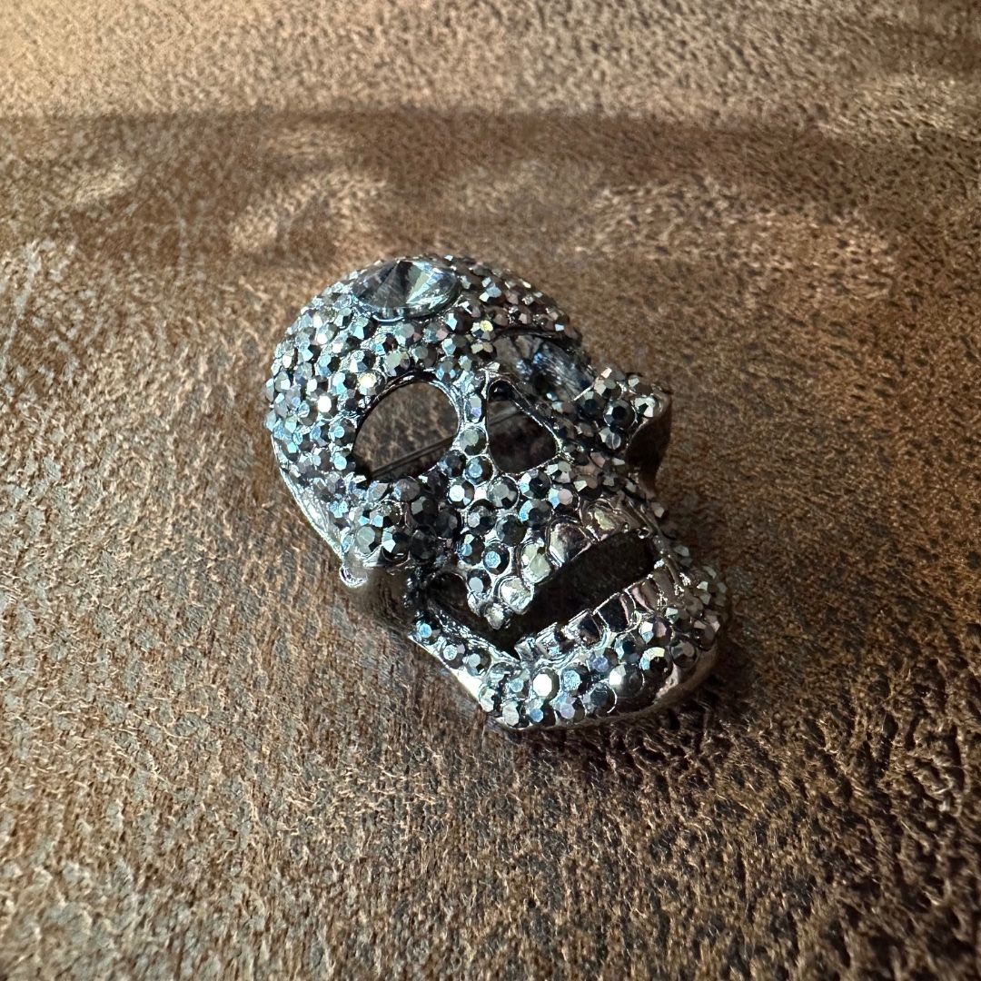 HOUSE OF RIDERS Skull Pin